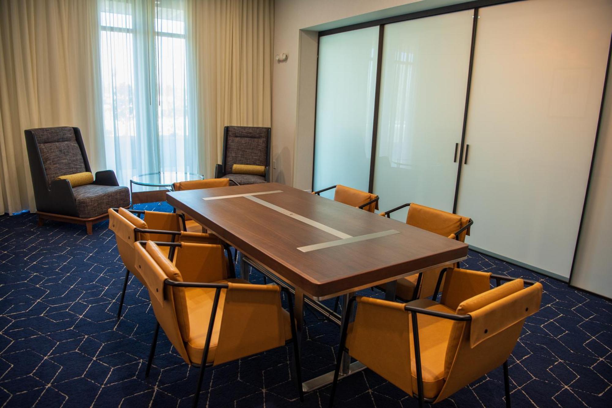 Courtyard By Marriott Lake City Ngoại thất bức ảnh