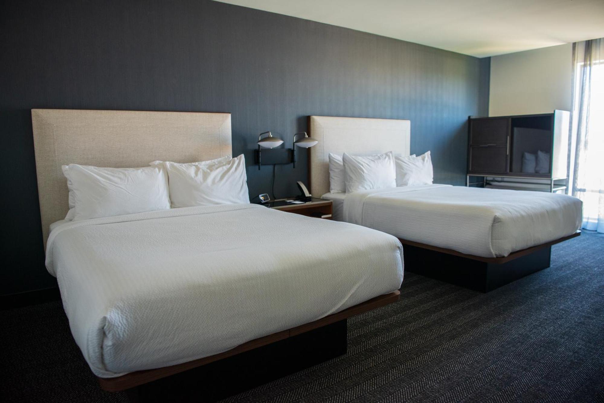 Courtyard By Marriott Lake City Ngoại thất bức ảnh