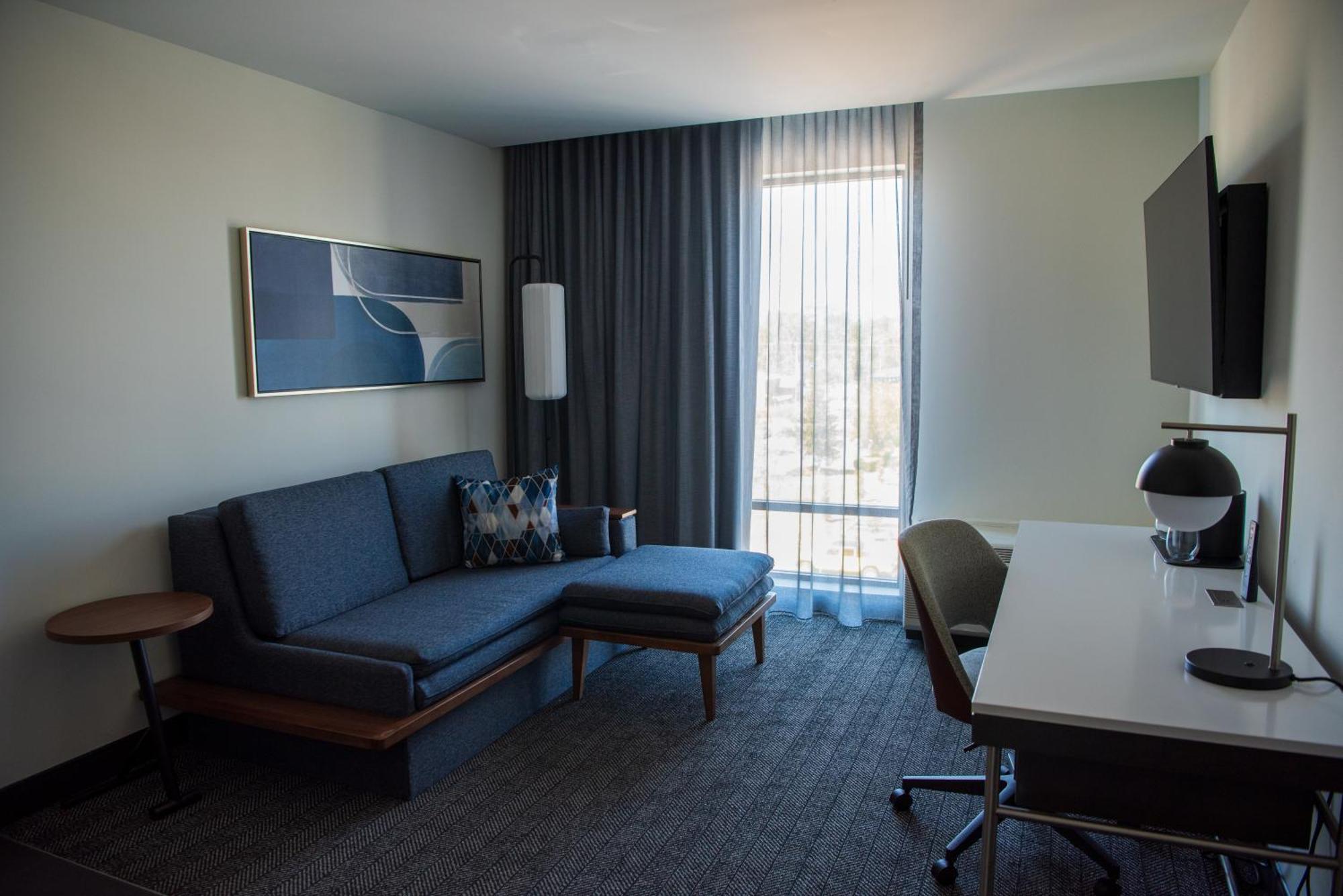 Courtyard By Marriott Lake City Ngoại thất bức ảnh