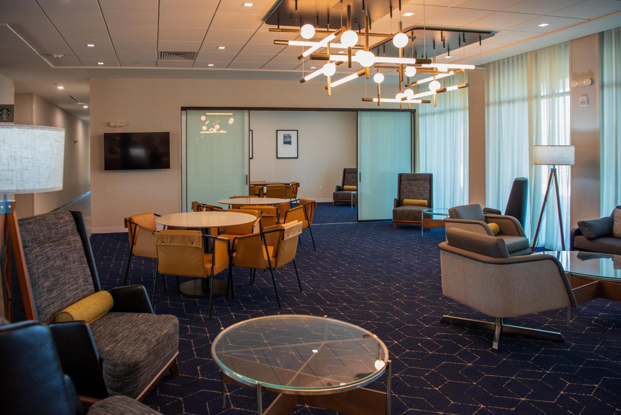 Courtyard By Marriott Lake City Ngoại thất bức ảnh