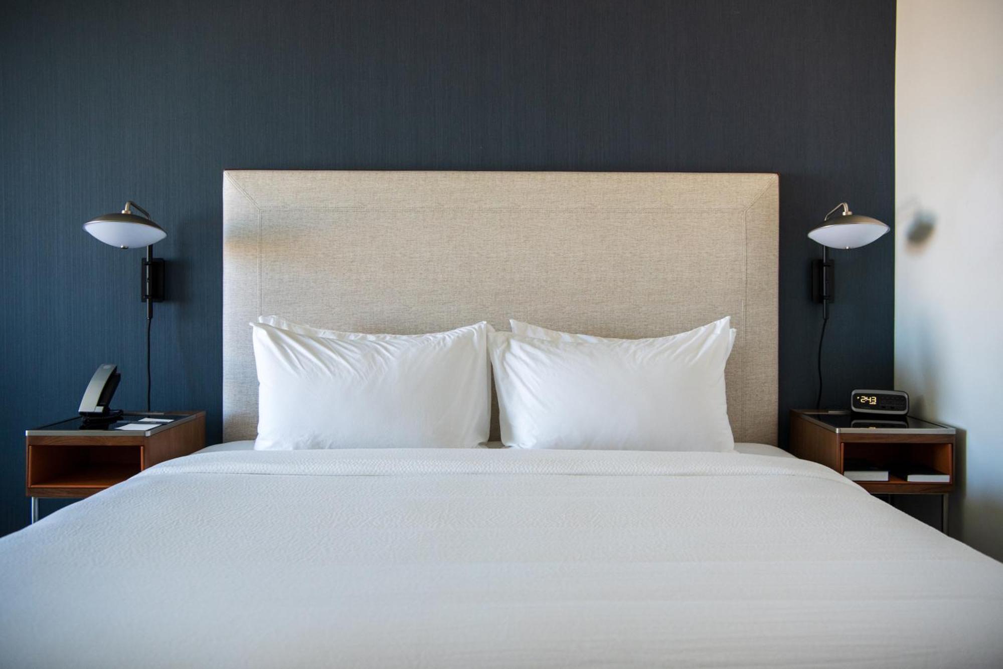 Courtyard By Marriott Lake City Ngoại thất bức ảnh