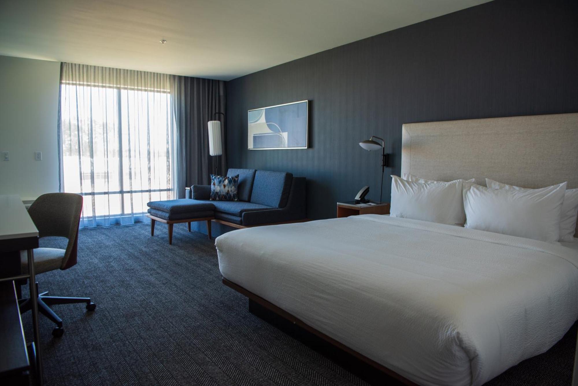 Courtyard By Marriott Lake City Ngoại thất bức ảnh