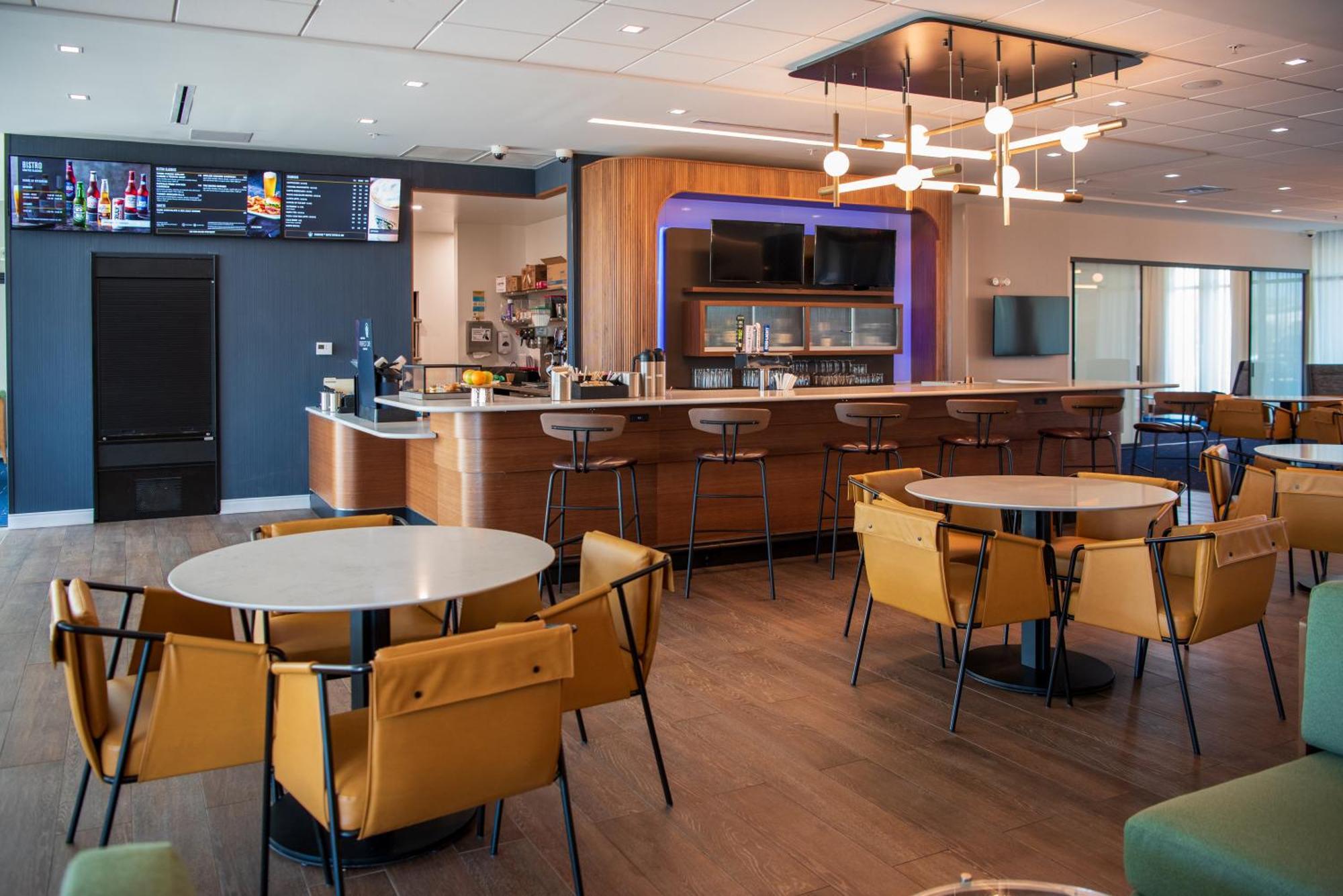Courtyard By Marriott Lake City Ngoại thất bức ảnh