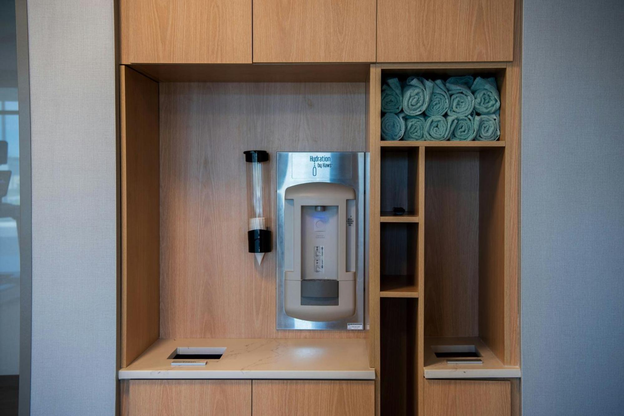 Courtyard By Marriott Lake City Ngoại thất bức ảnh